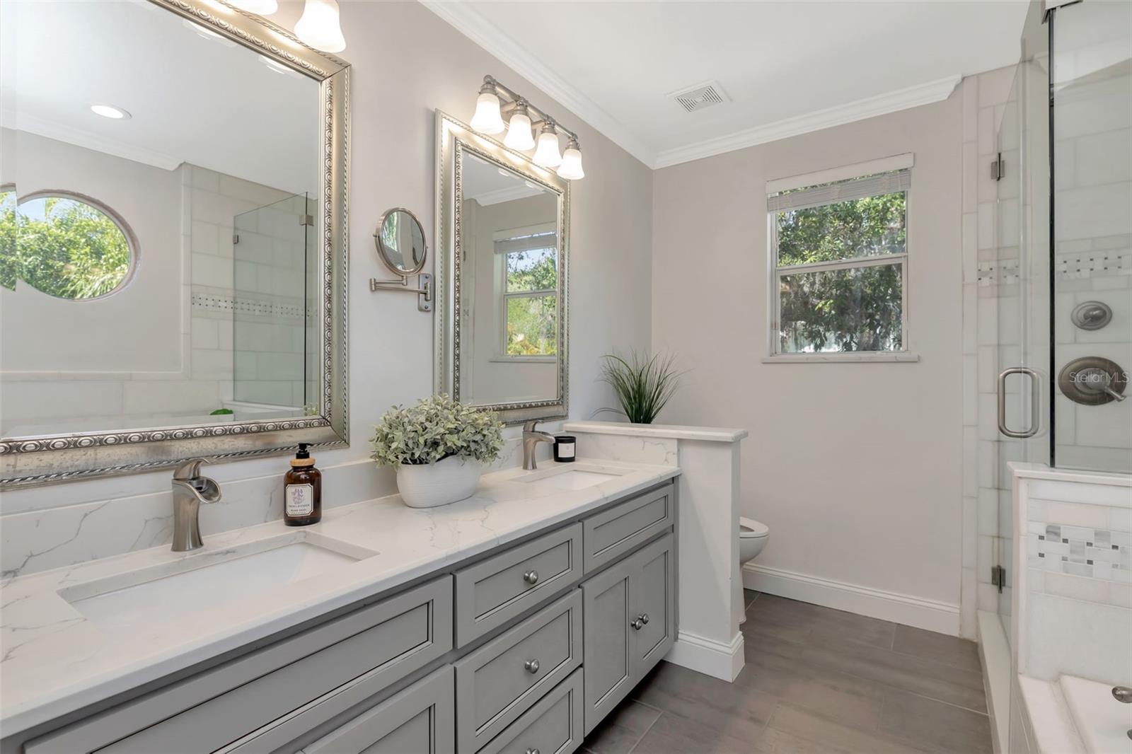 Image 33 of 43 For 3113 Oakellar Avenue