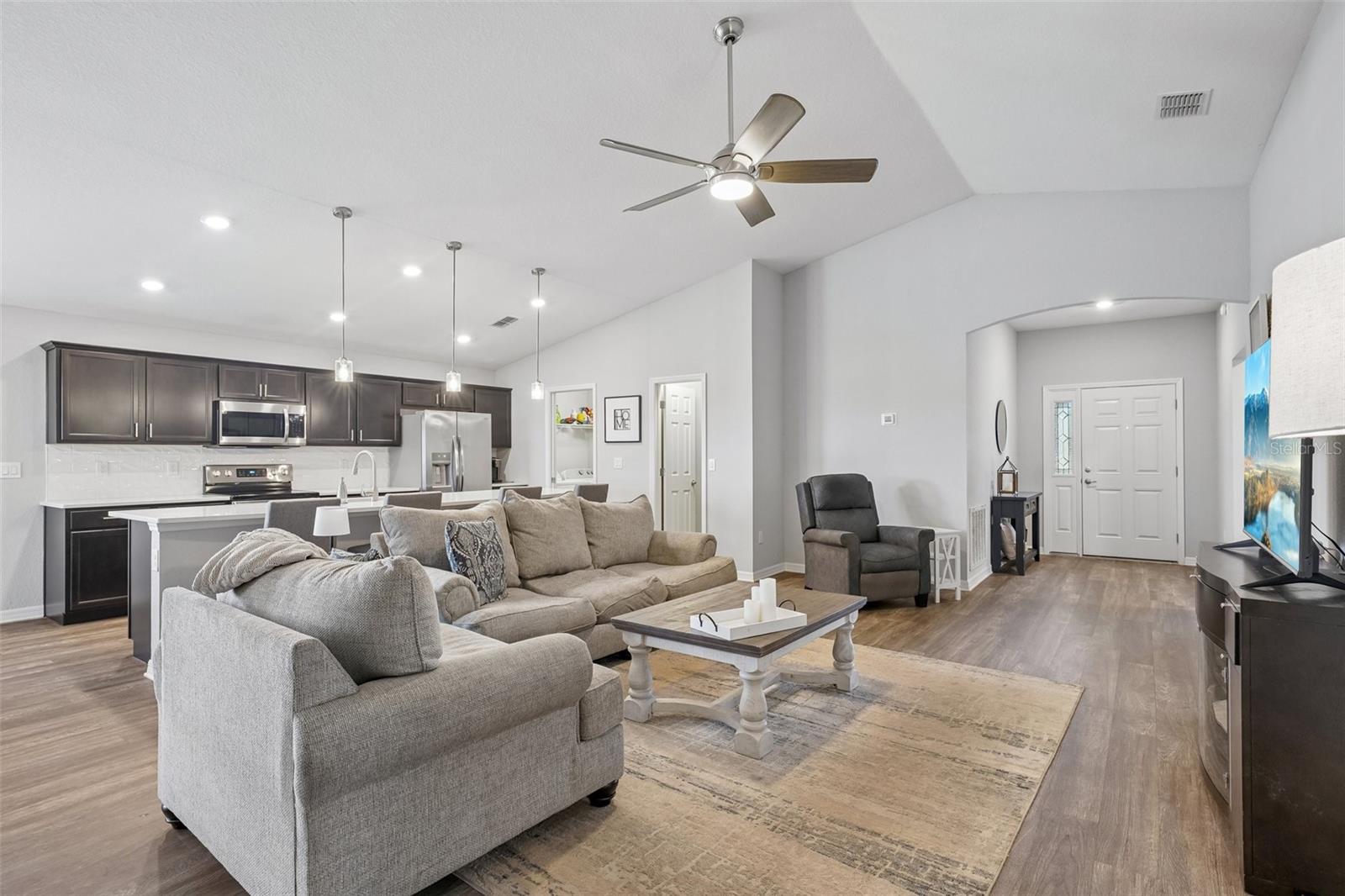 Image 3 of 31 For 11863 Stone Pine Street