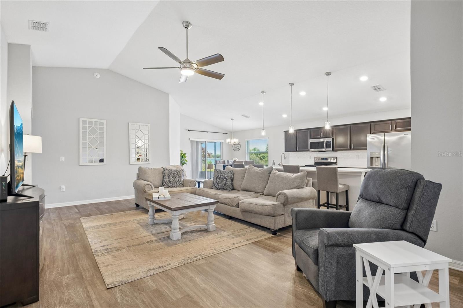 Image 4 of 31 For 11863 Stone Pine Street