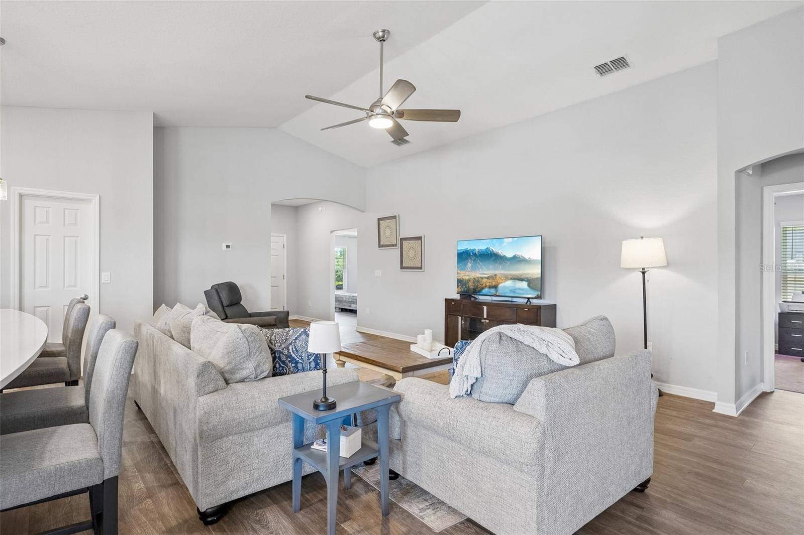 Image 6 of 31 For 11863 Stone Pine Street