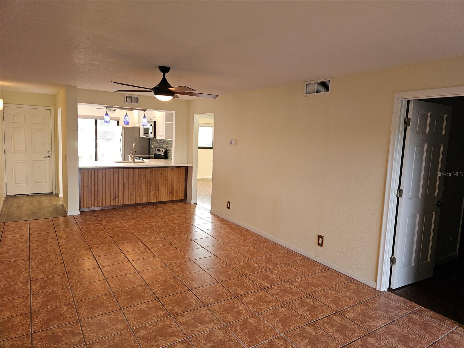 Image 7 of 28 For 6343 Palma Del Mar Boulevard S 126