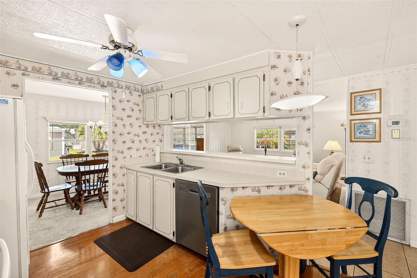 Image 17 of 44 For 94 Sugar Bear Drive 55