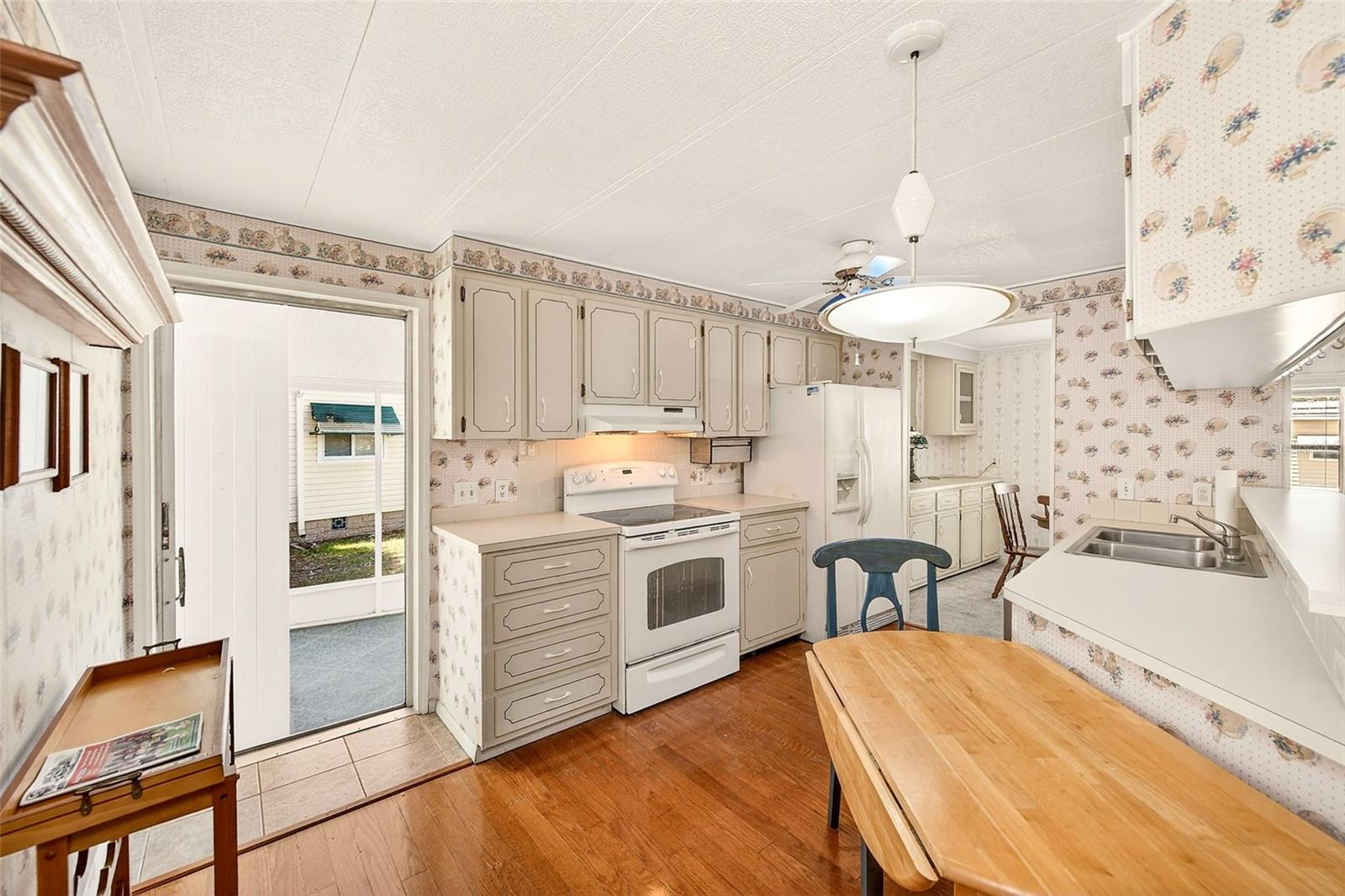 Image 20 of 44 For 94 Sugar Bear Drive 55