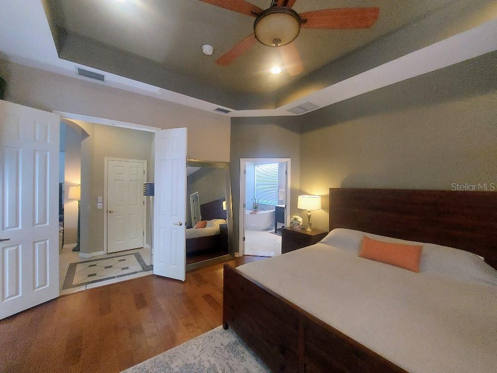 Listing photo id 13 for 9820 Gretna Green Drive