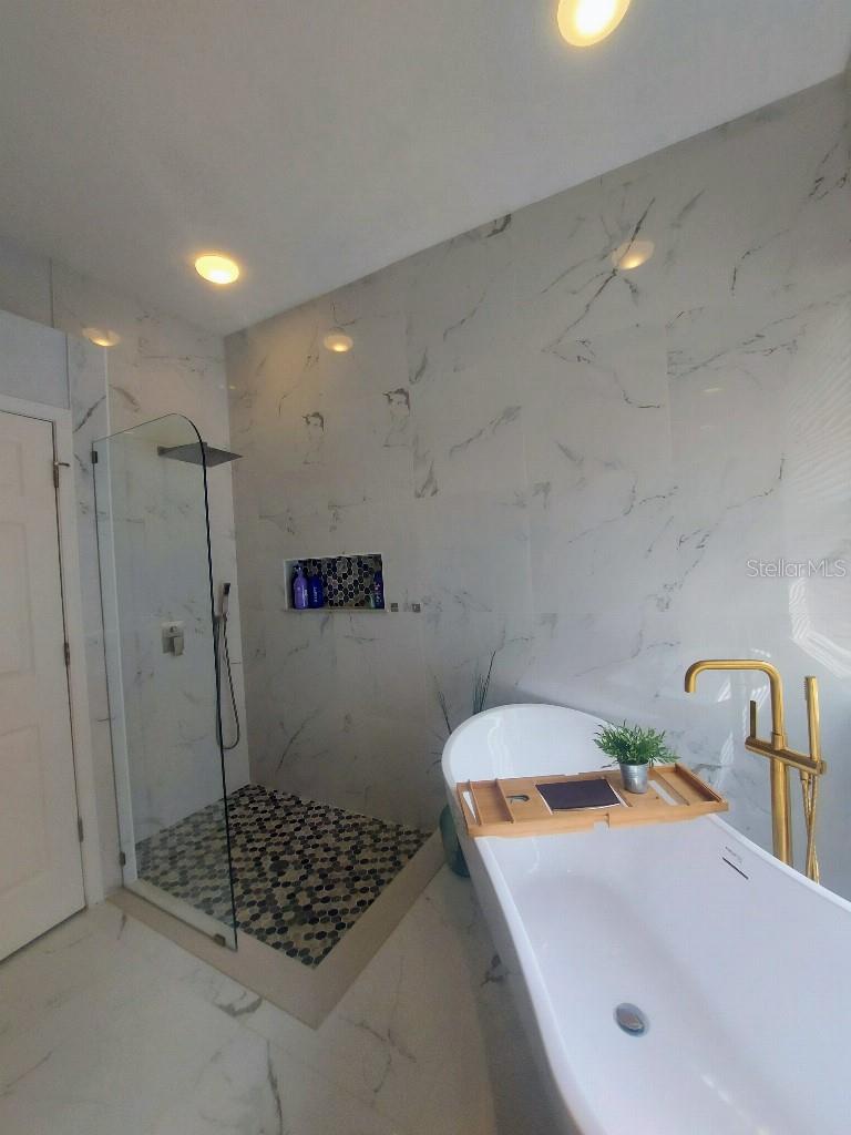 Listing photo id 16 for 9820 Gretna Green Drive