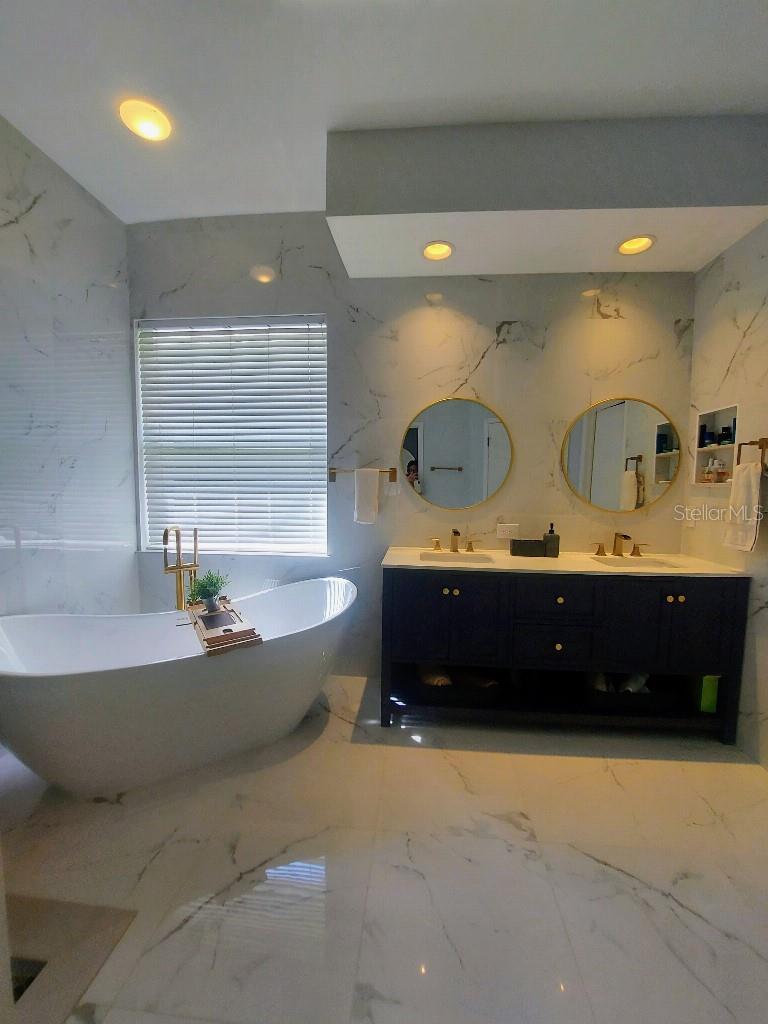 Listing photo id 17 for 9820 Gretna Green Drive