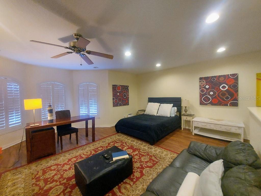 Listing photo id 25 for 9820 Gretna Green Drive