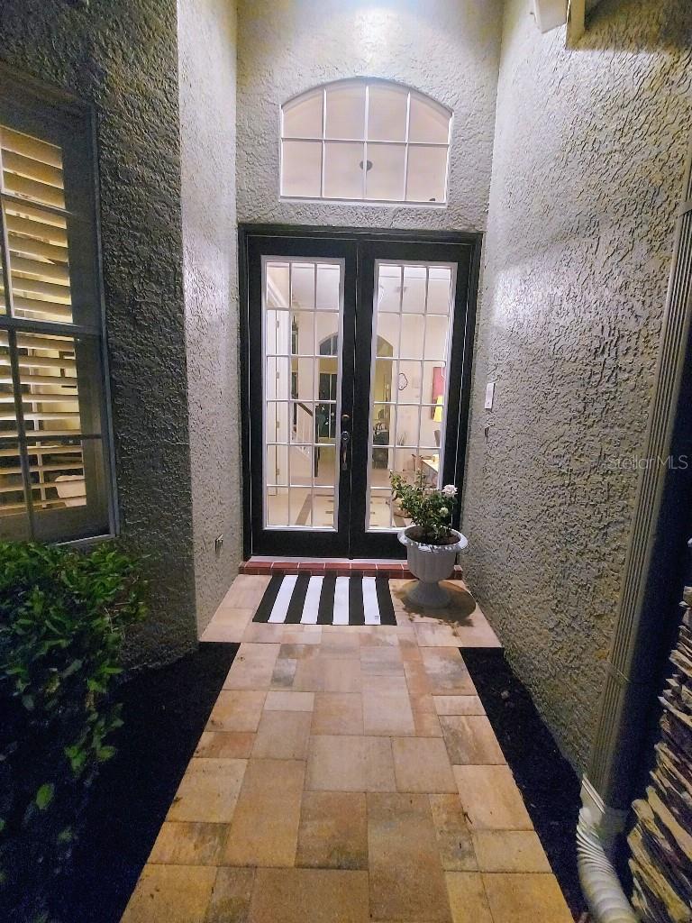 Listing photo id 2 for 9820 Gretna Green Drive