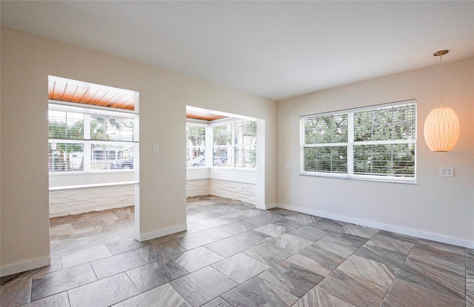 Listing photo id 12 for 102 11th Avenue