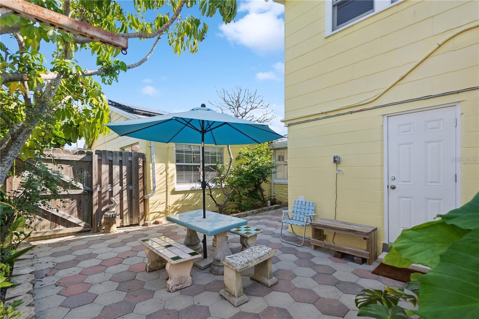 Listing photo id 32 for 102 11th Avenue