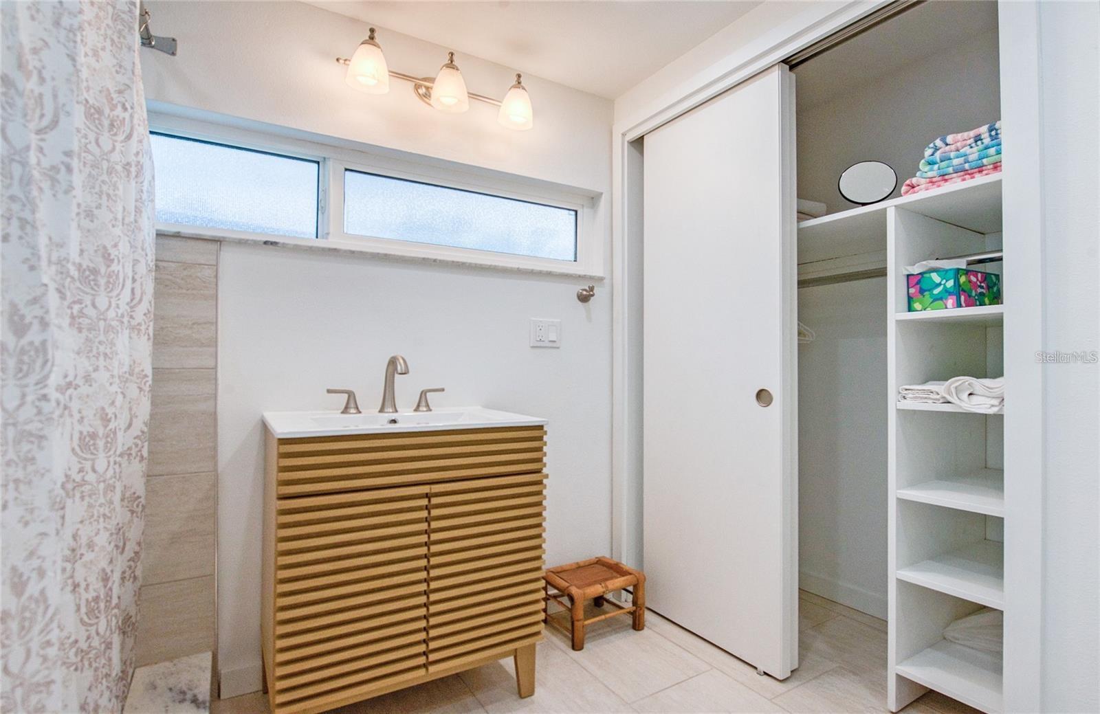 Listing photo id 34 for 102 11th Avenue