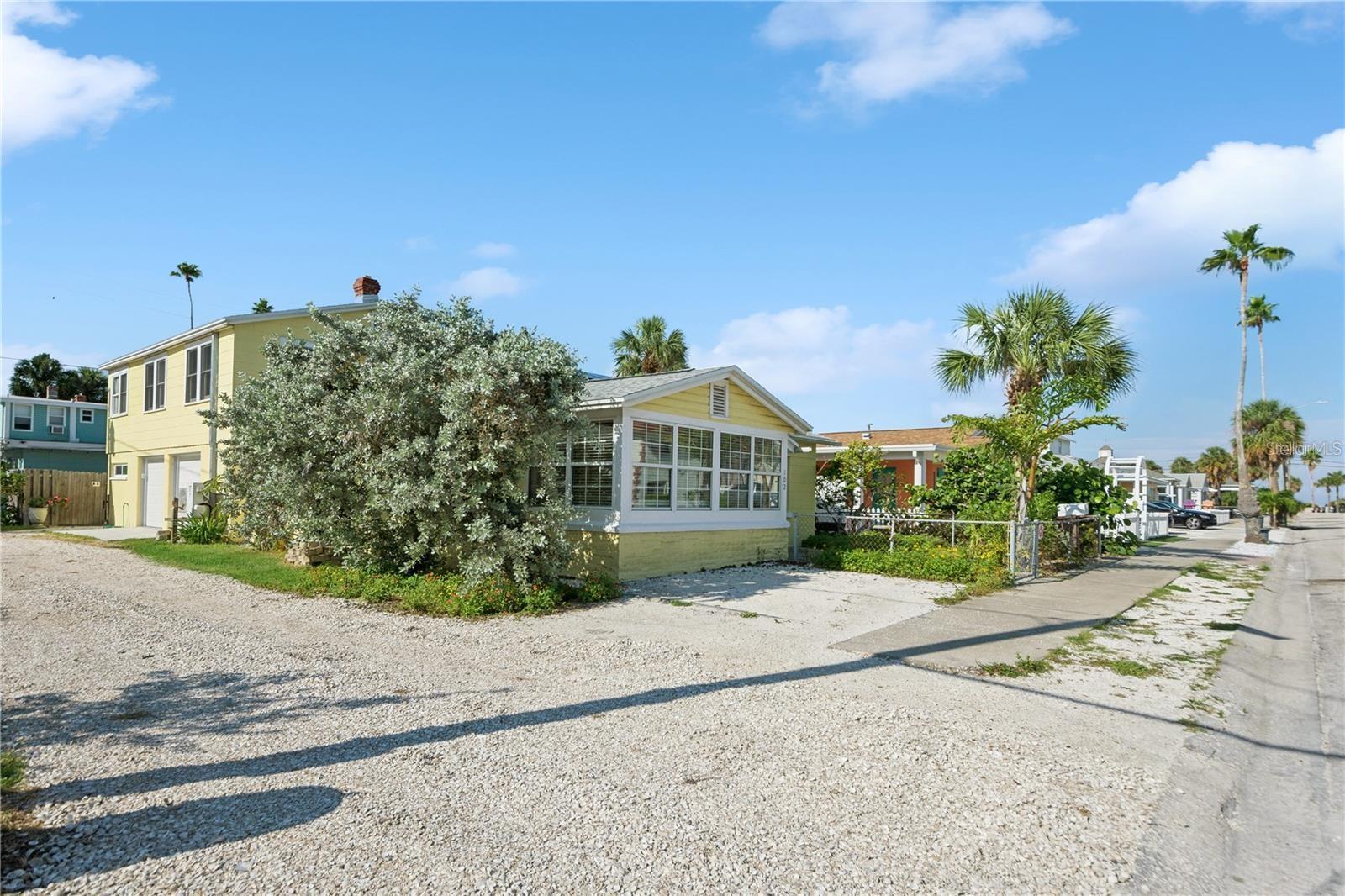 Listing photo id 39 for 102 11th Avenue