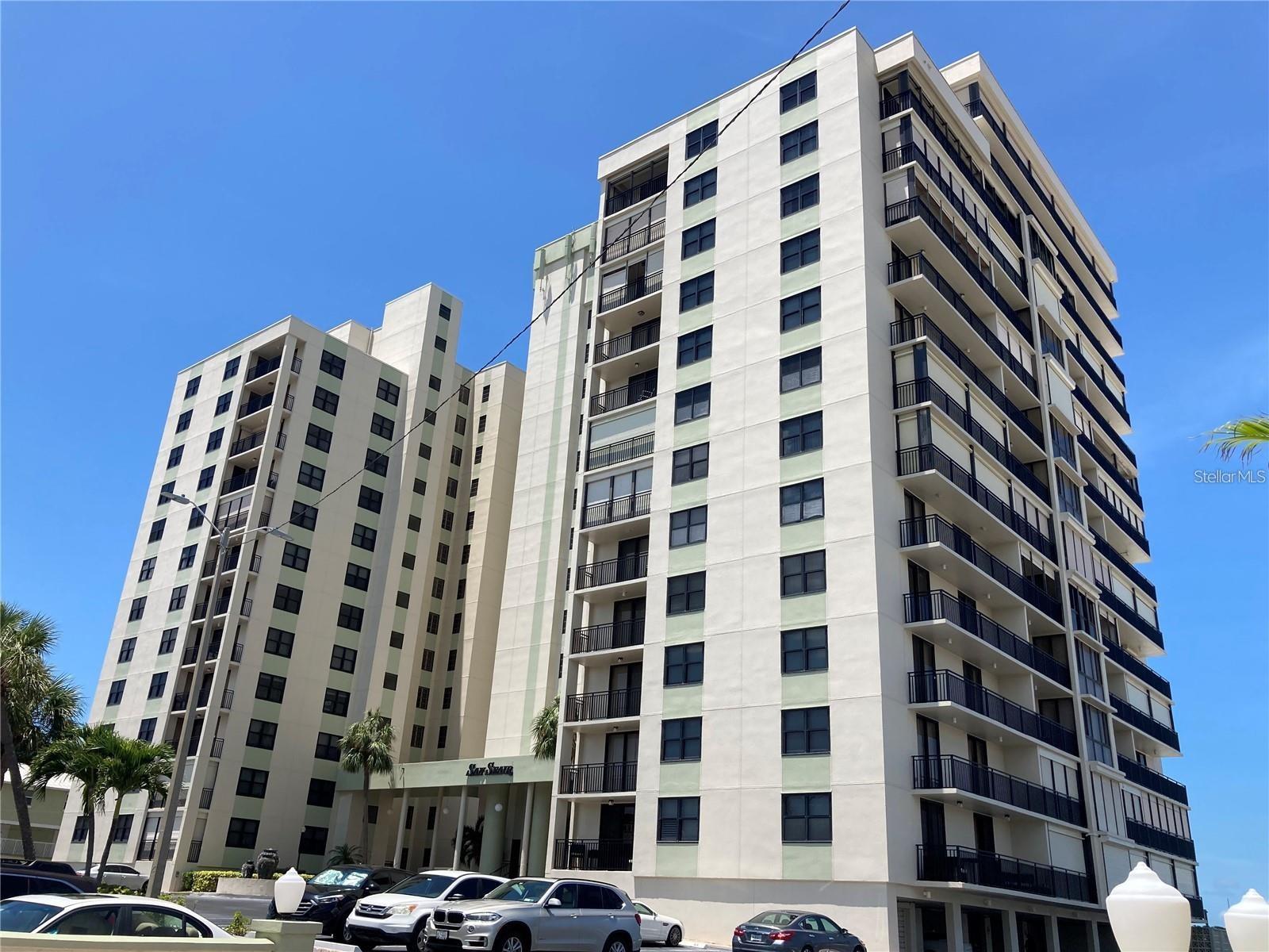 Image 3 of 38 For 3820 Gulf Boulevard 808