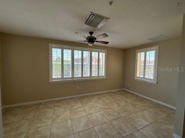 Image 20 of 34 For 606 Wells Court 302