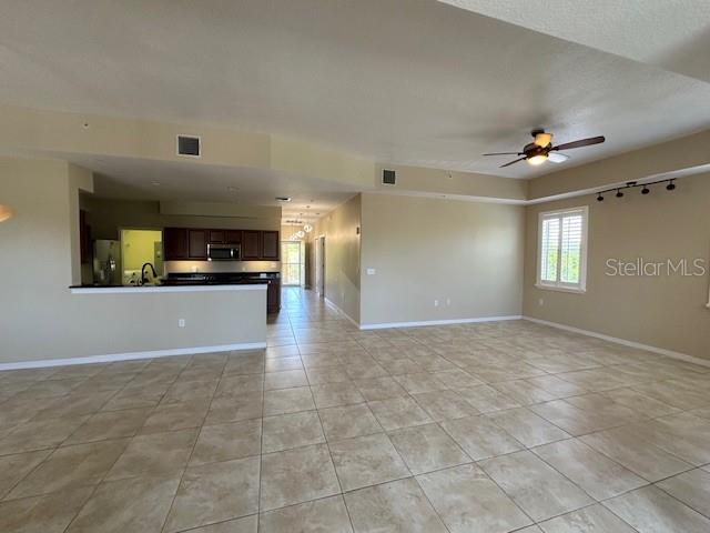 Image 22 of 34 For 606 Wells Court 302