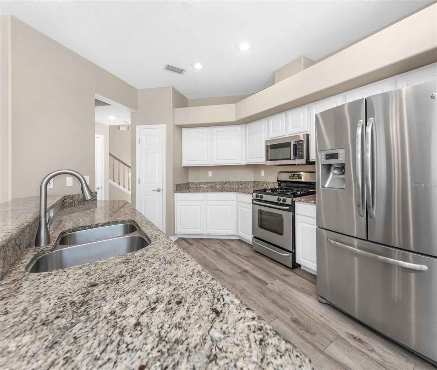 Image 6 of 76 For 4152 Grandchamp Circle