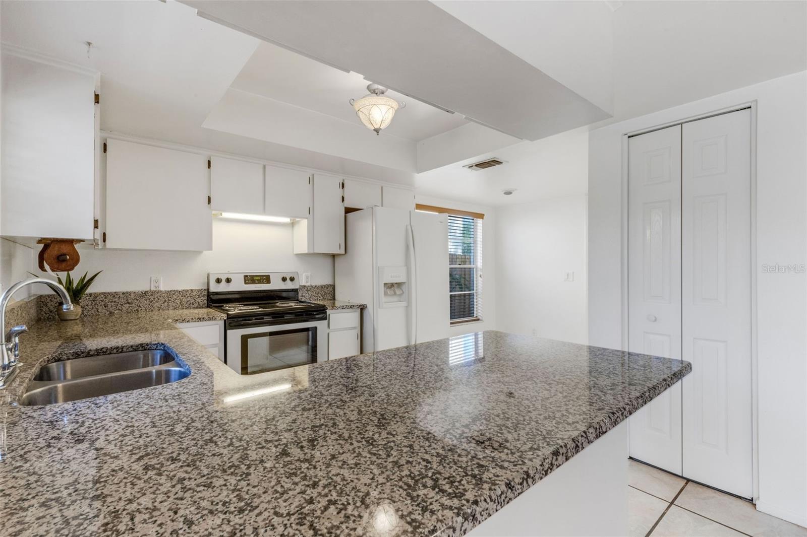 Image 13 of 50 For 7571 121st Terrace