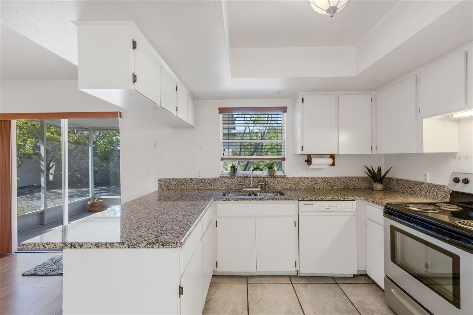 Image 17 of 50 For 7571 121st Terrace