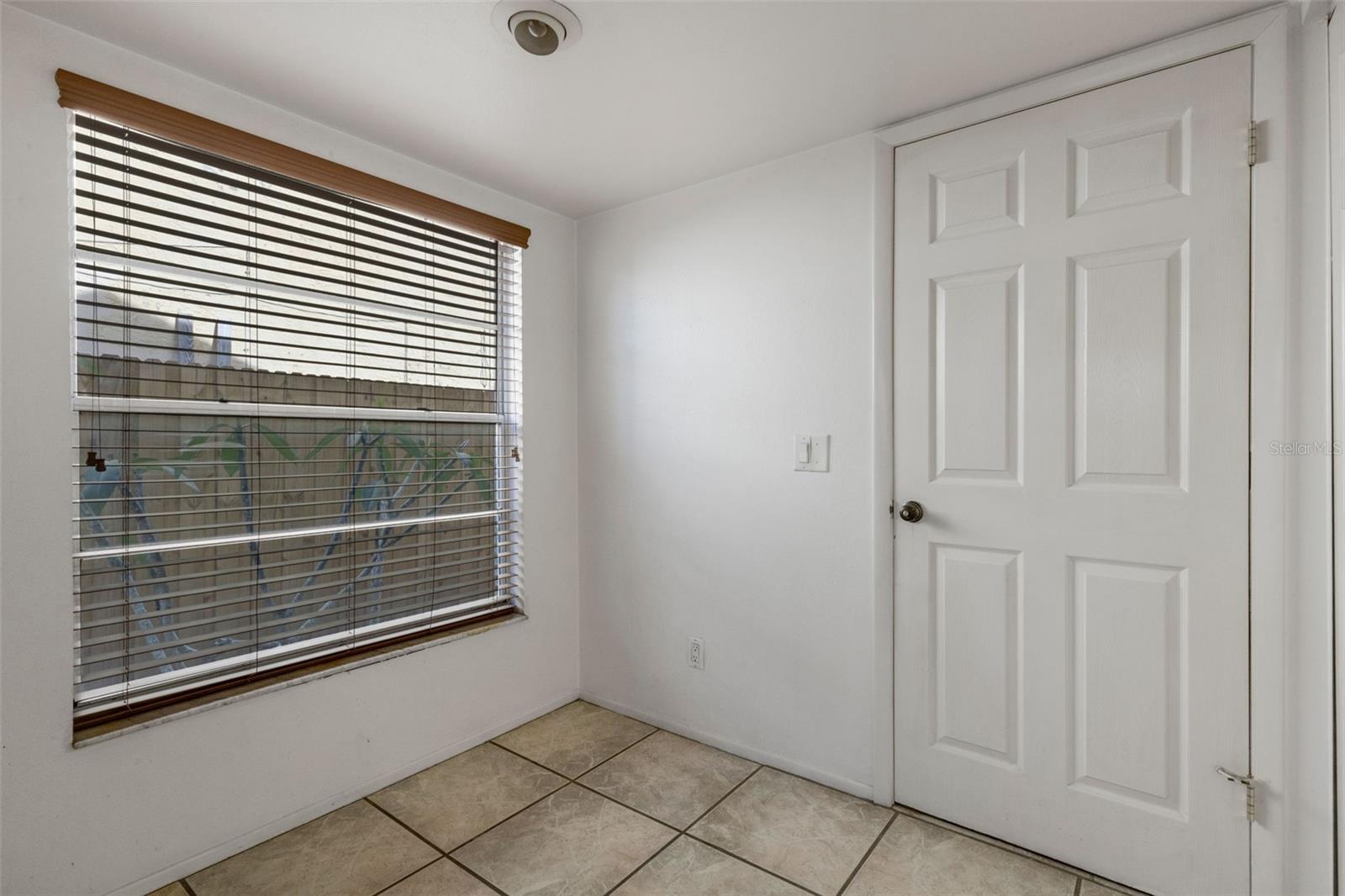 Image 19 of 50 For 7571 121st Terrace