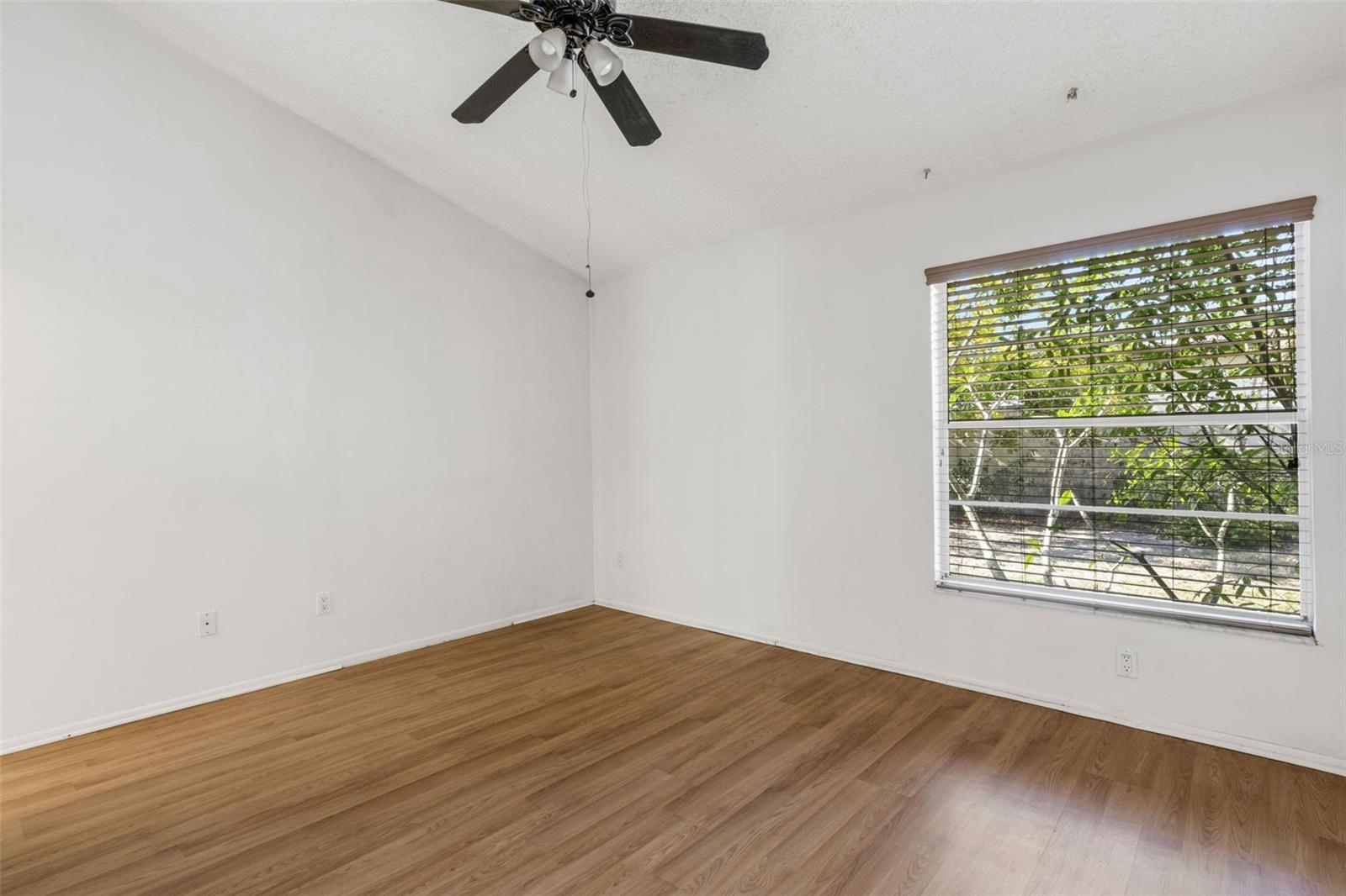 Image 25 of 50 For 7571 121st Terrace