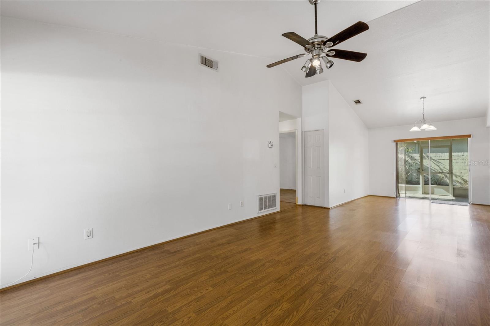 Image 3 of 50 For 7571 121st Terrace