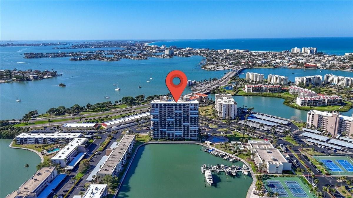 Listing photo id 15 for 7300 Sun Island Drive S 905