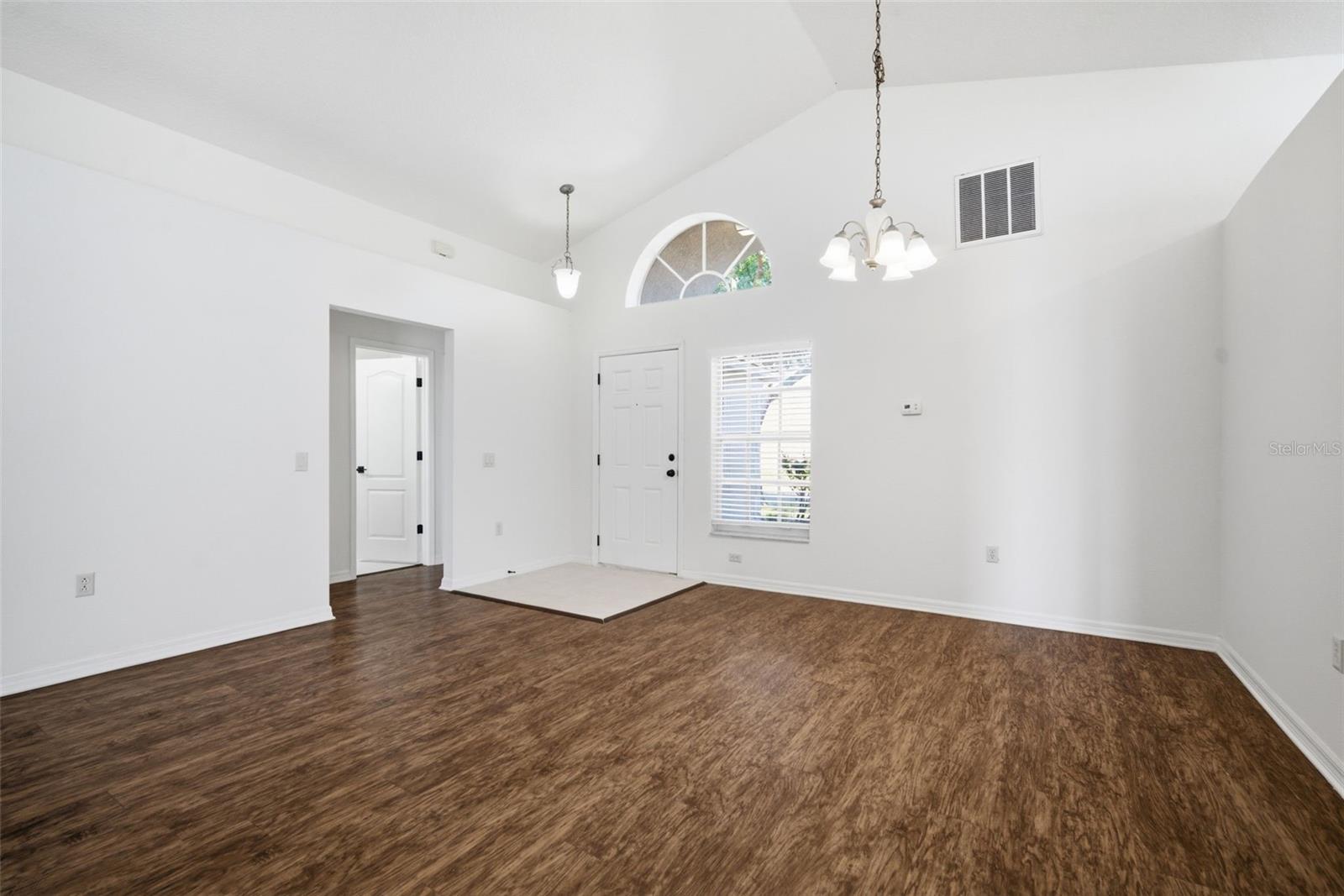 Image 11 of 47 For 12501 Lake Vista Drive