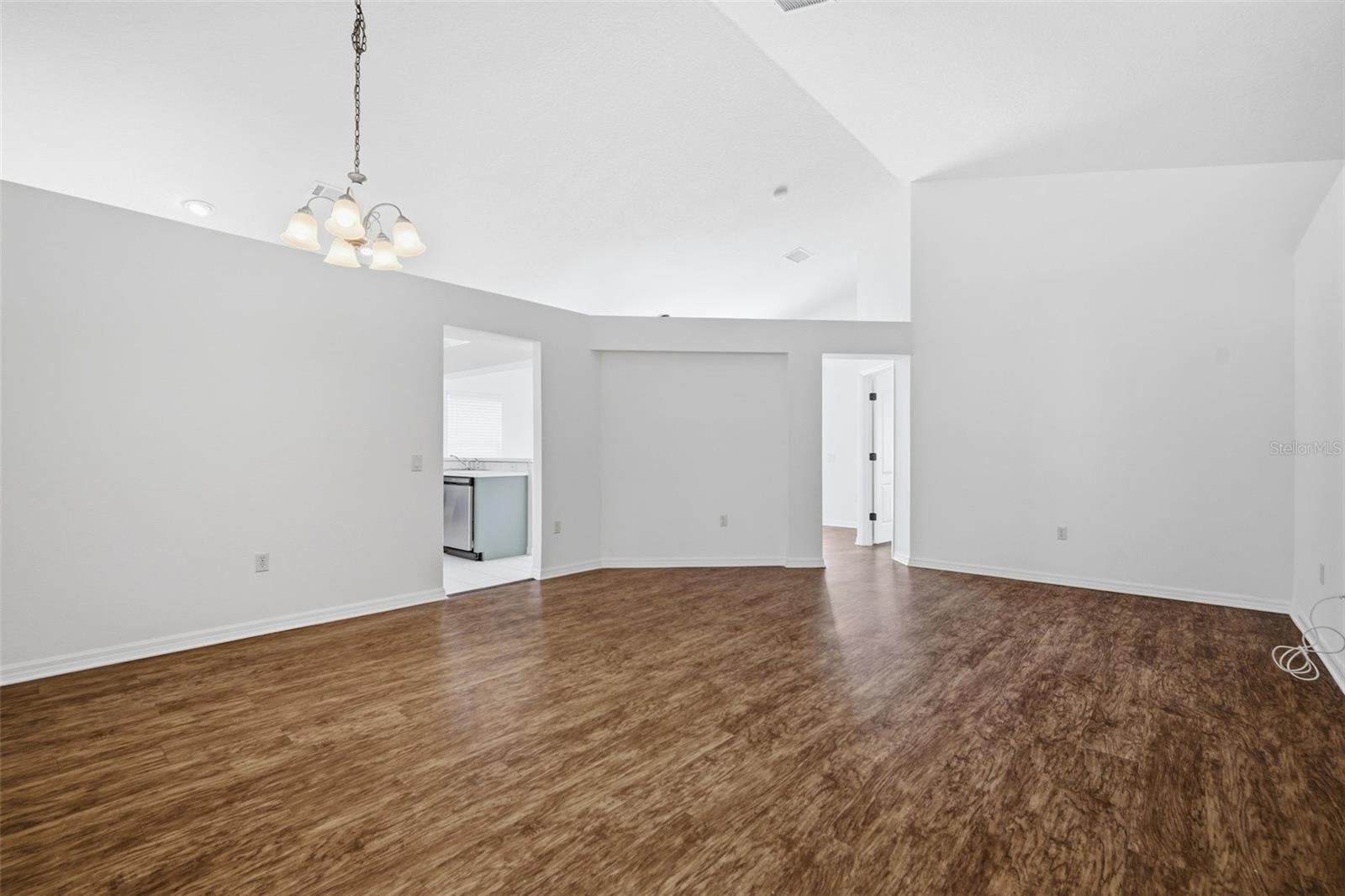Image 14 of 47 For 12501 Lake Vista Drive