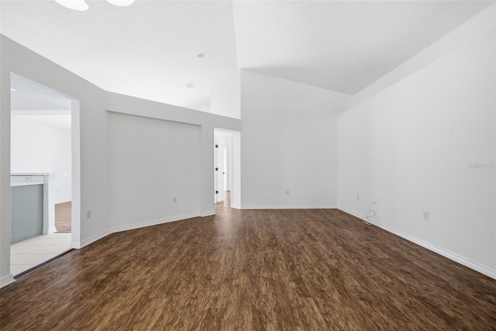 Image 15 of 47 For 12501 Lake Vista Drive