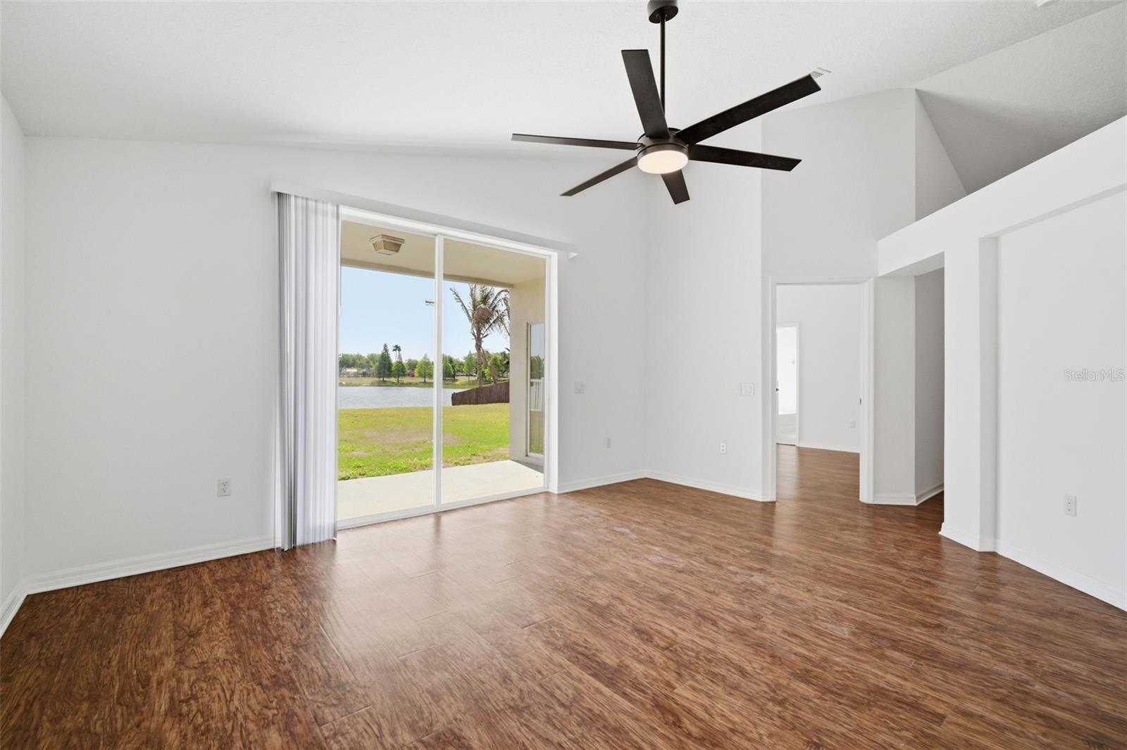 Image 16 of 47 For 12501 Lake Vista Drive