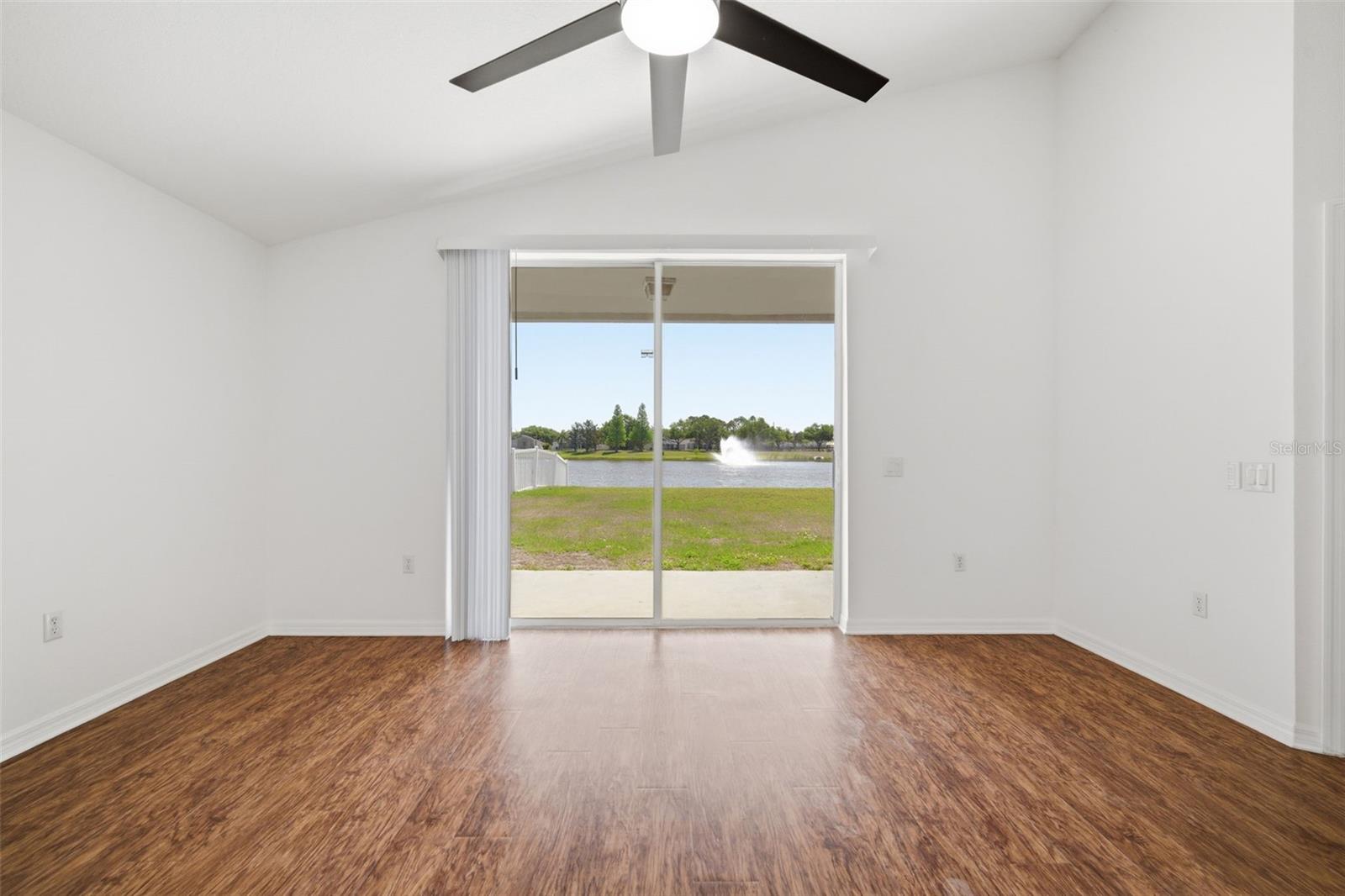 Image 17 of 47 For 12501 Lake Vista Drive