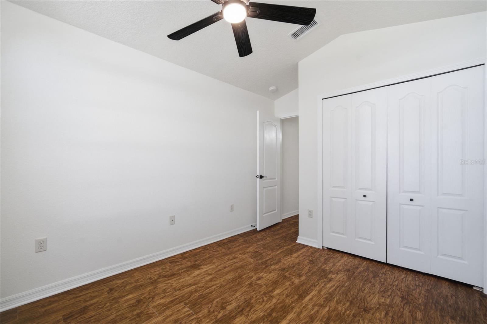 Image 25 of 47 For 12501 Lake Vista Drive