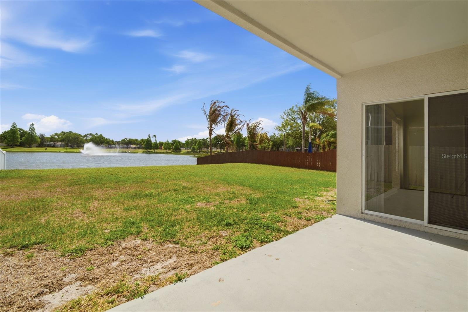 Image 33 of 47 For 12501 Lake Vista Drive