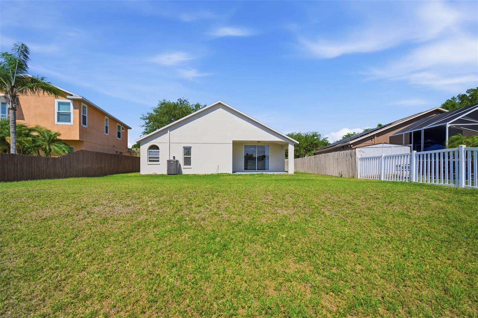 Image 36 of 47 For 12501 Lake Vista Drive