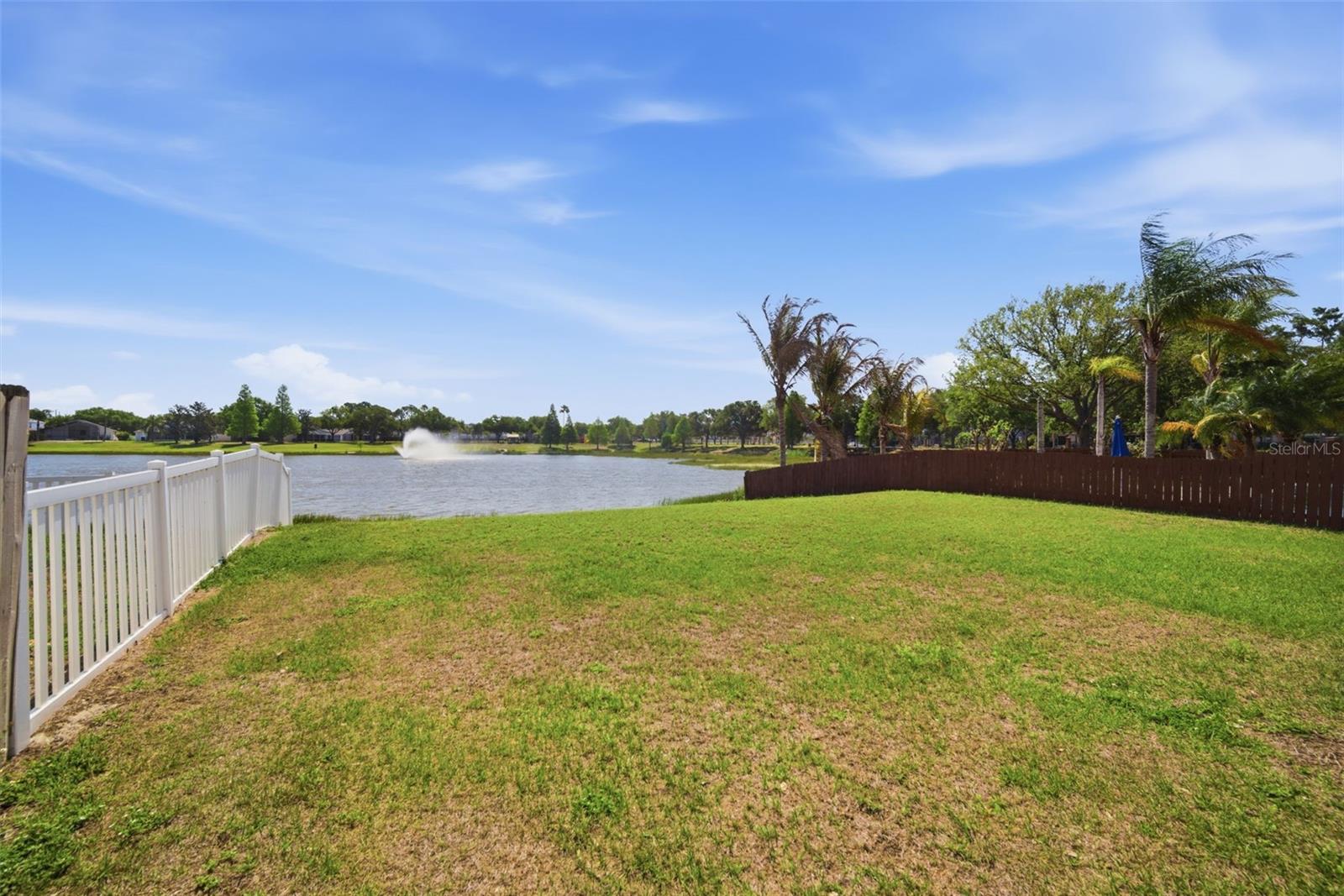 Image 37 of 47 For 12501 Lake Vista Drive