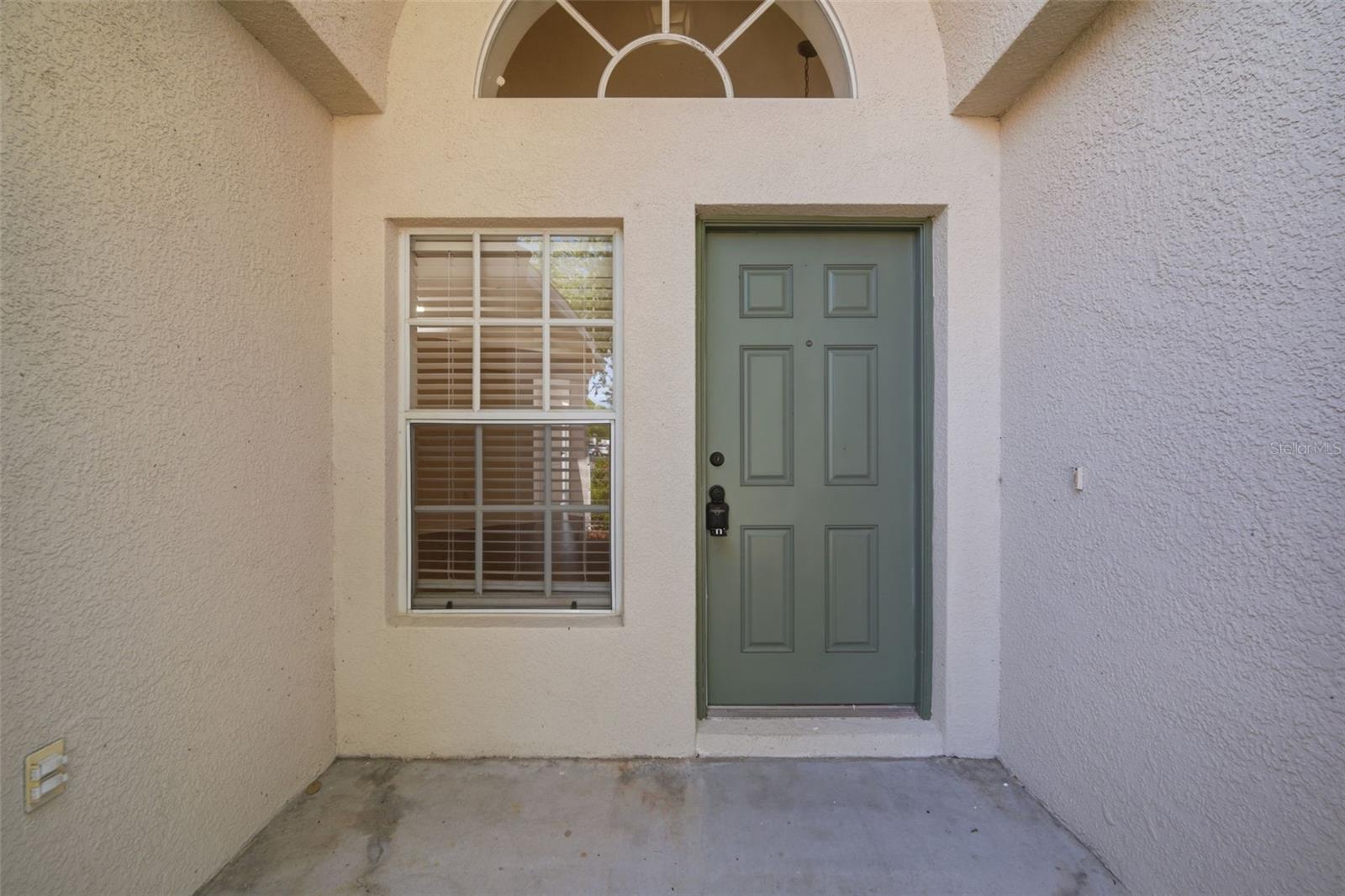 Image 4 of 47 For 12501 Lake Vista Drive