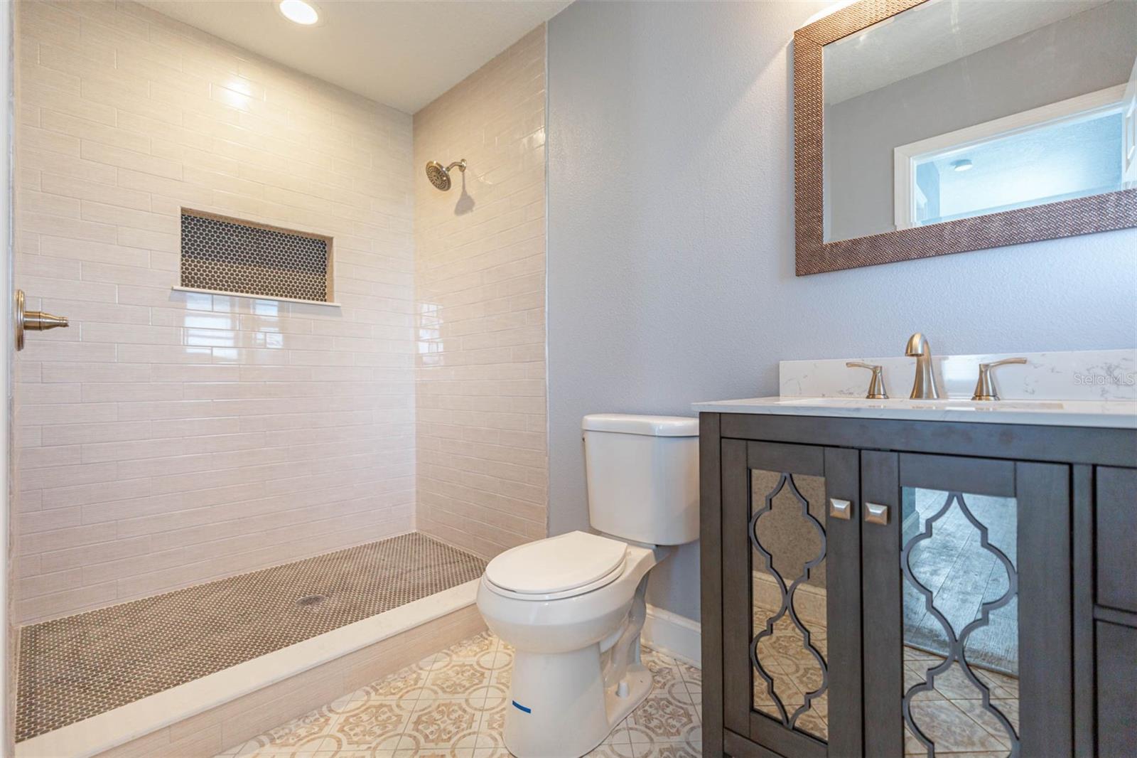 Image 10 of 21 For 3911 Tyson Avenue