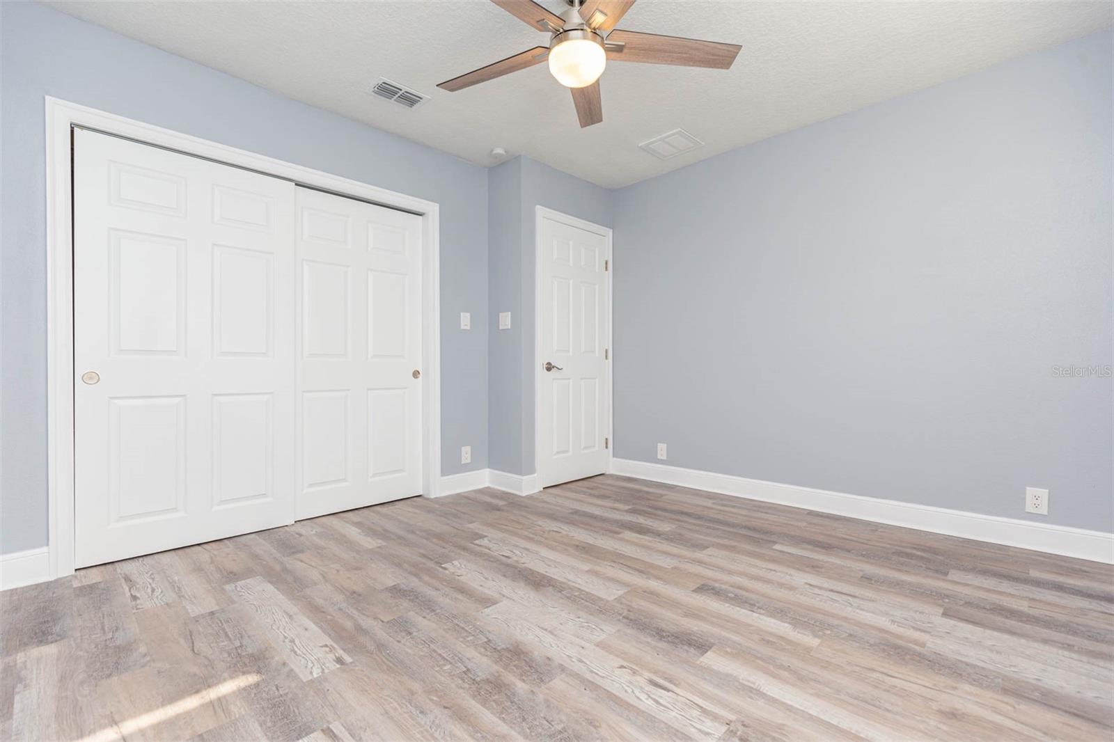 Image 16 of 21 For 3911 Tyson Avenue