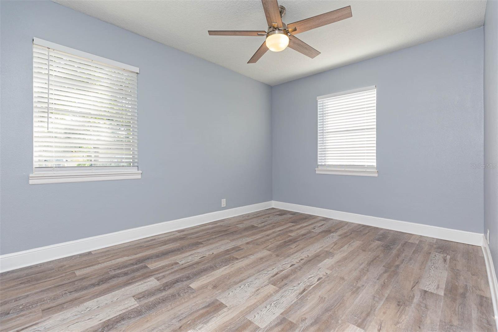 Image 8 of 21 For 3911 Tyson Avenue