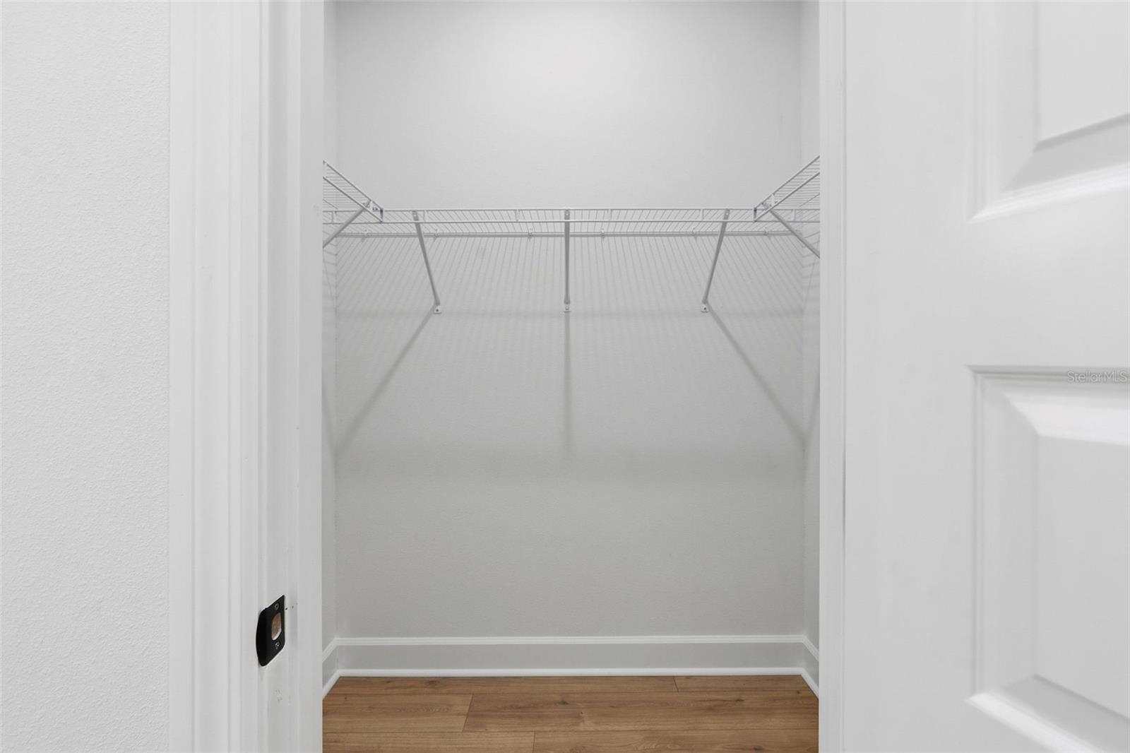 Listing photo id 20 for 2617 Palifox Street