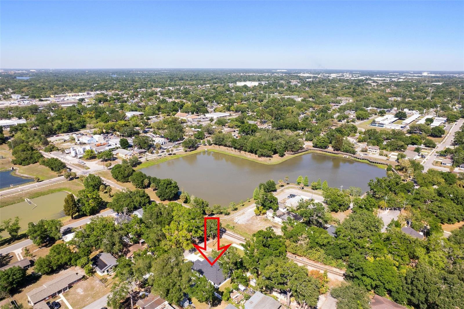 Listing photo id 34 for 2617 Palifox Street