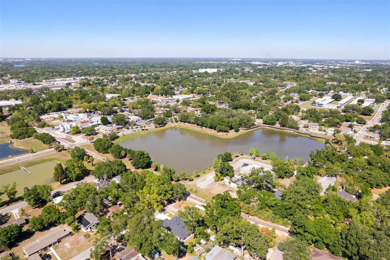 Listing photo id 37 for 2617 Palifox Street