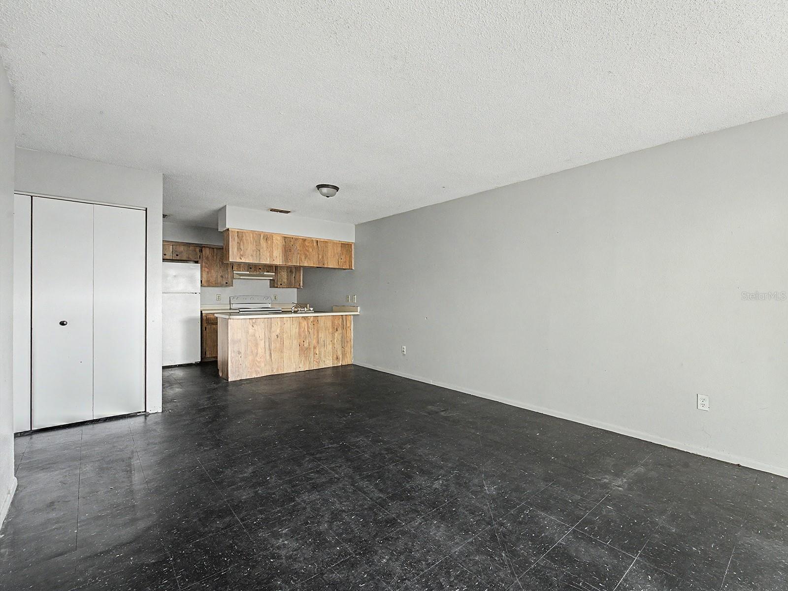 Image 22 of 42 For 2950 53rd Court