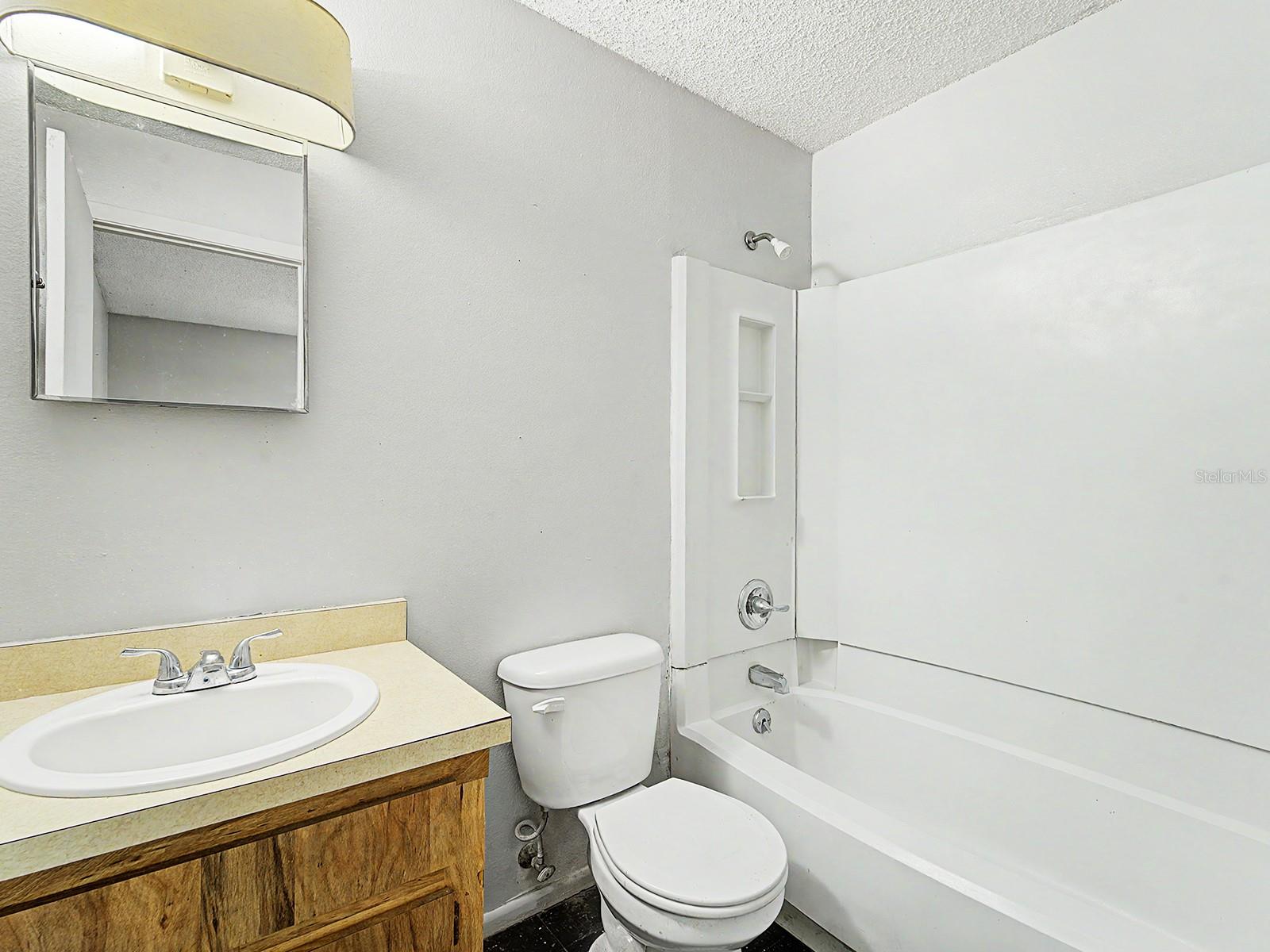 Image 23 of 42 For 2950 53rd Court