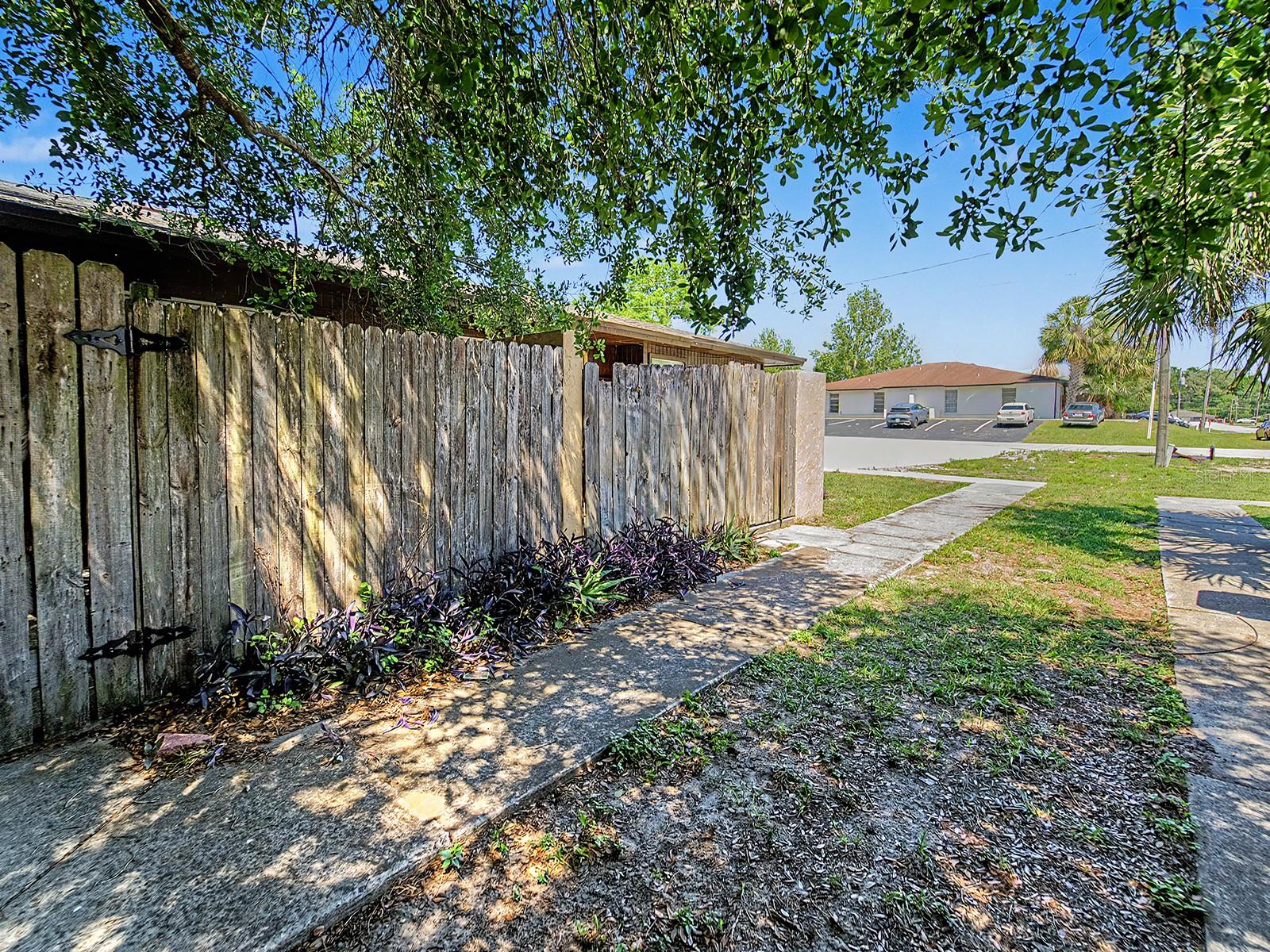 Image 30 of 42 For 2950 53rd Court