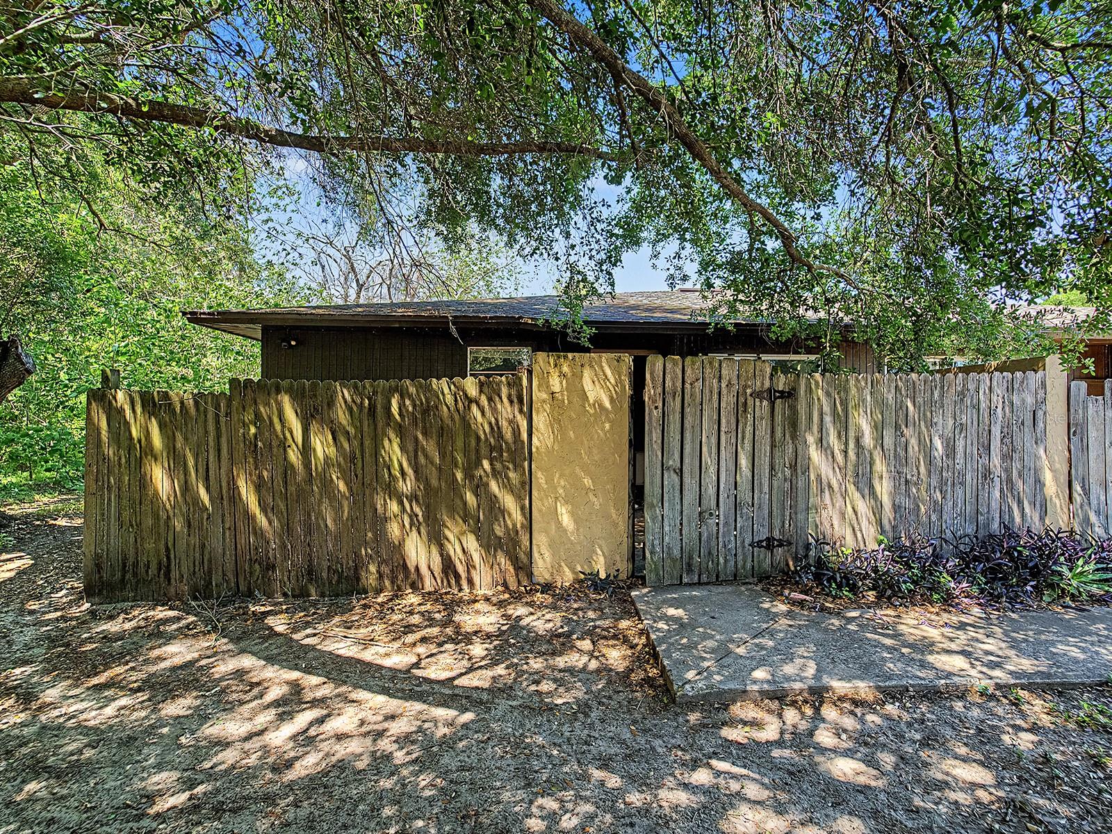 Image 32 of 42 For 2950 53rd Court