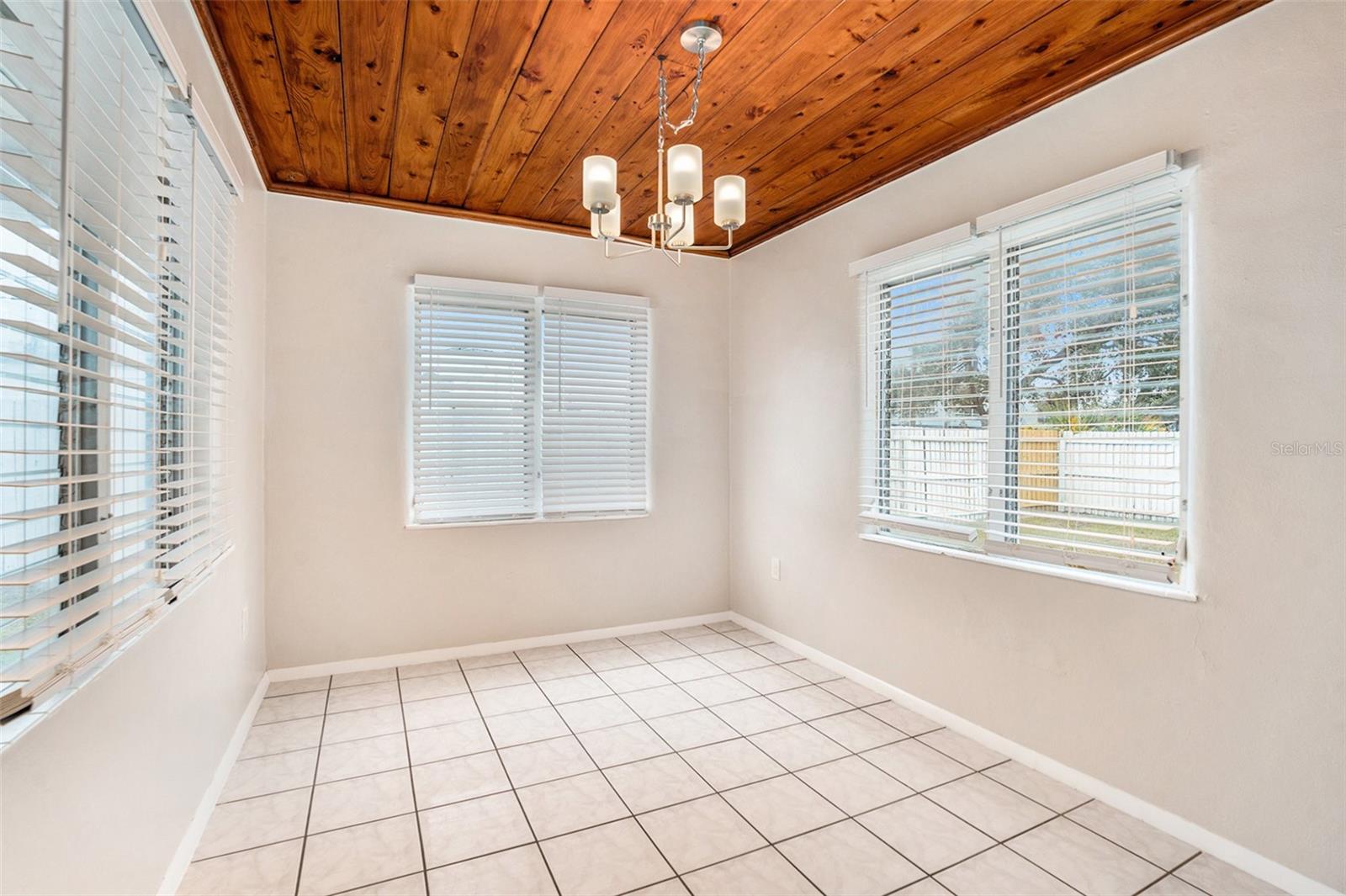 Image 10 of 22 For 5305 Whiteway Drive