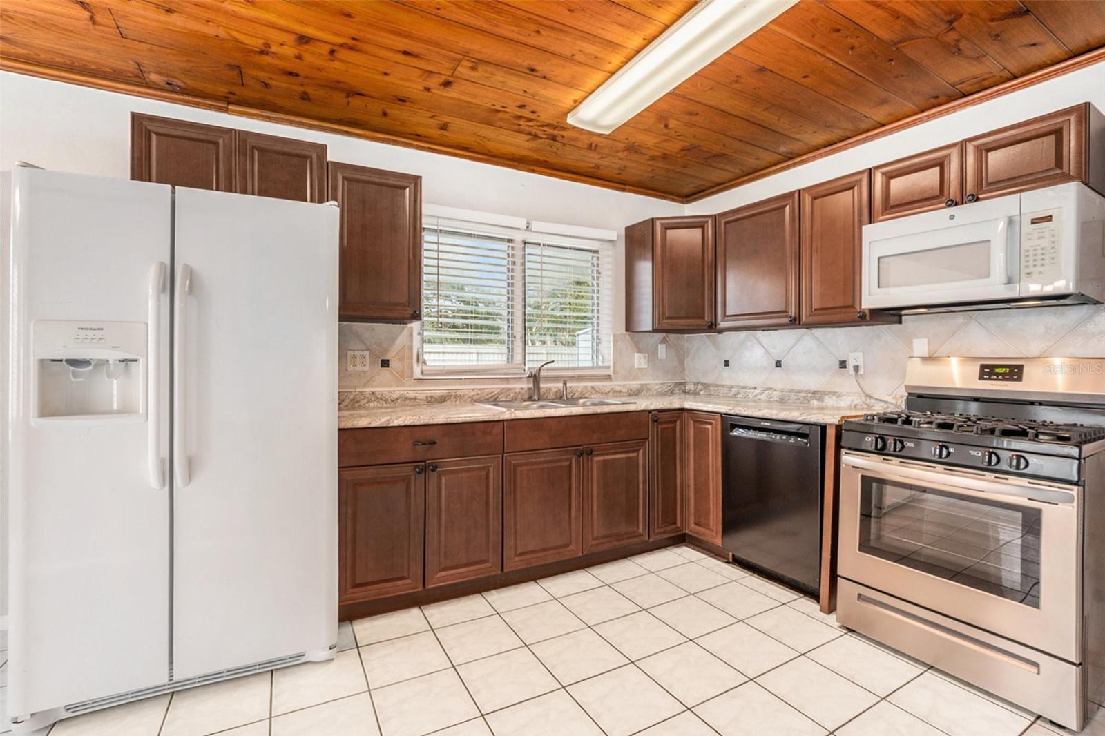 Image 13 of 22 For 5305 Whiteway Drive