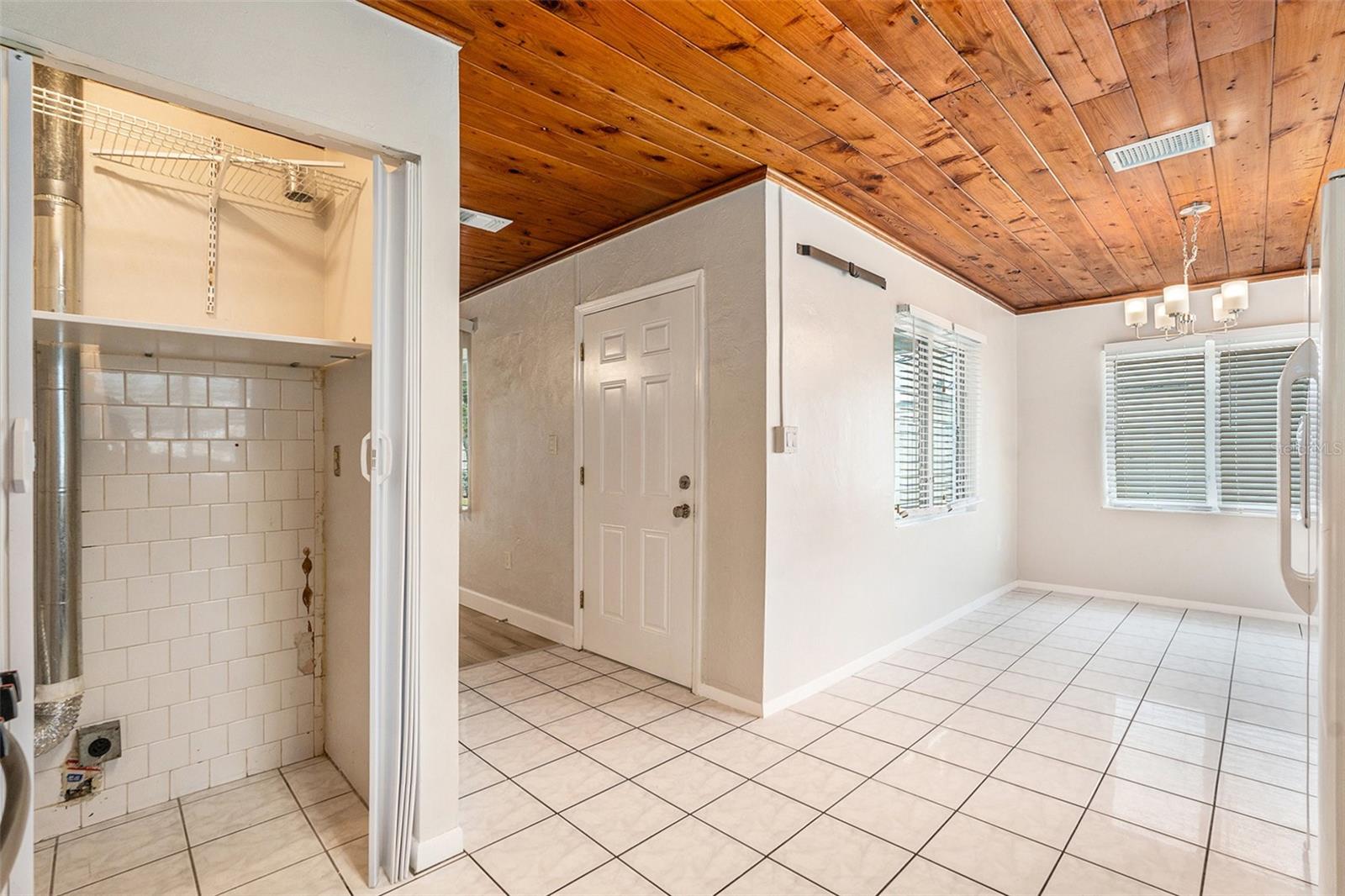 Image 14 of 22 For 5305 Whiteway Drive