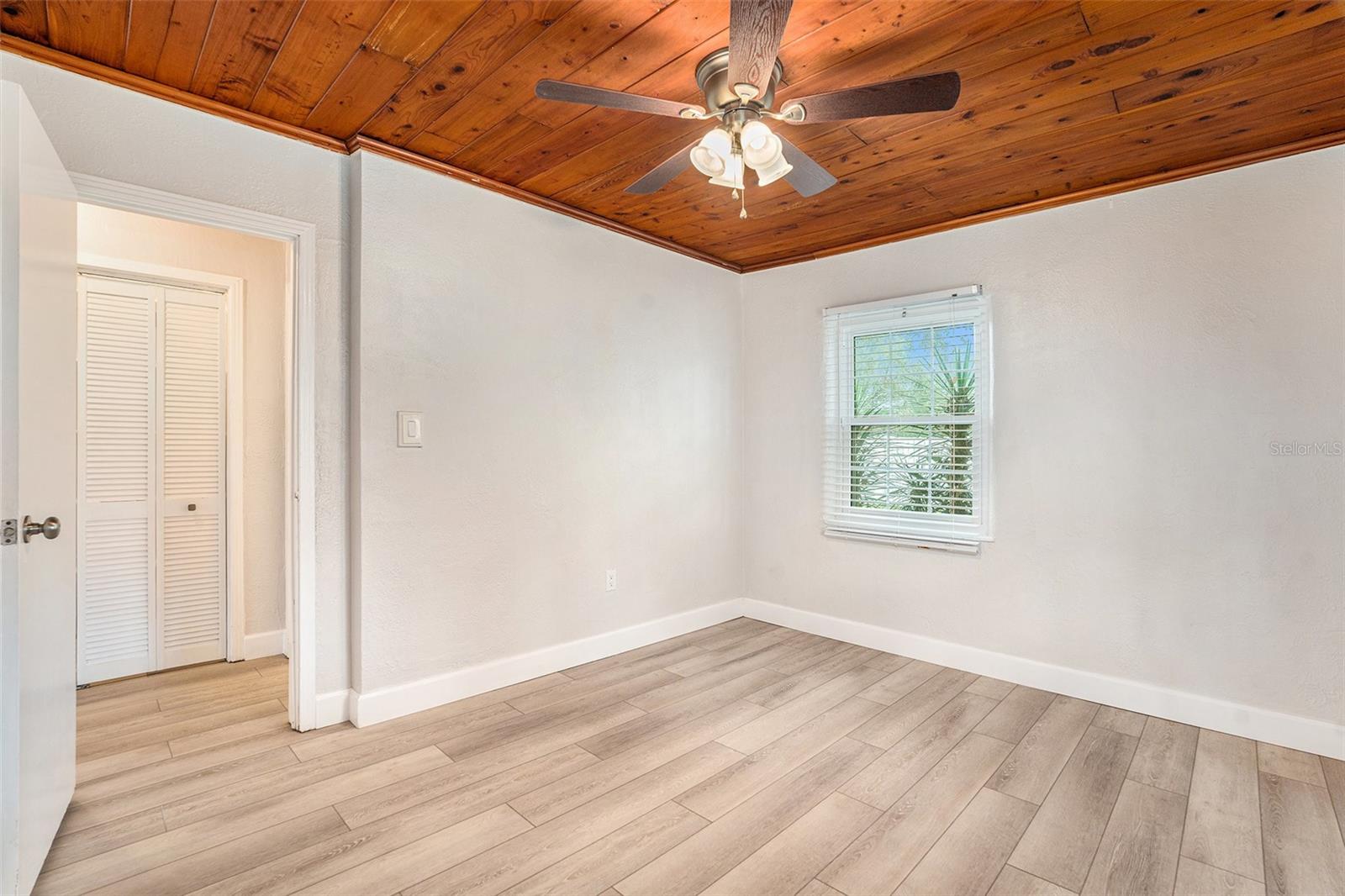 Image 18 of 22 For 5305 Whiteway Drive